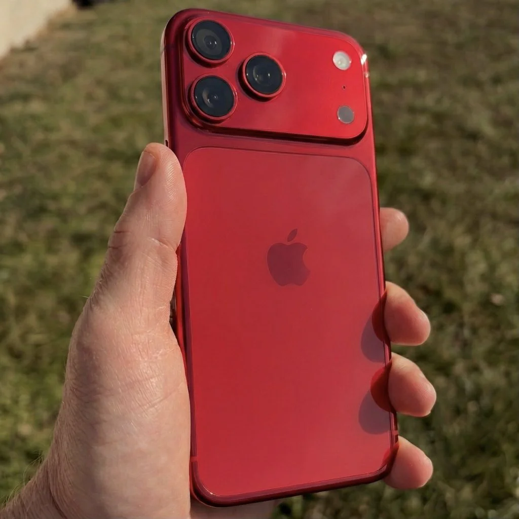 iPhone 18 Pro Deep Red